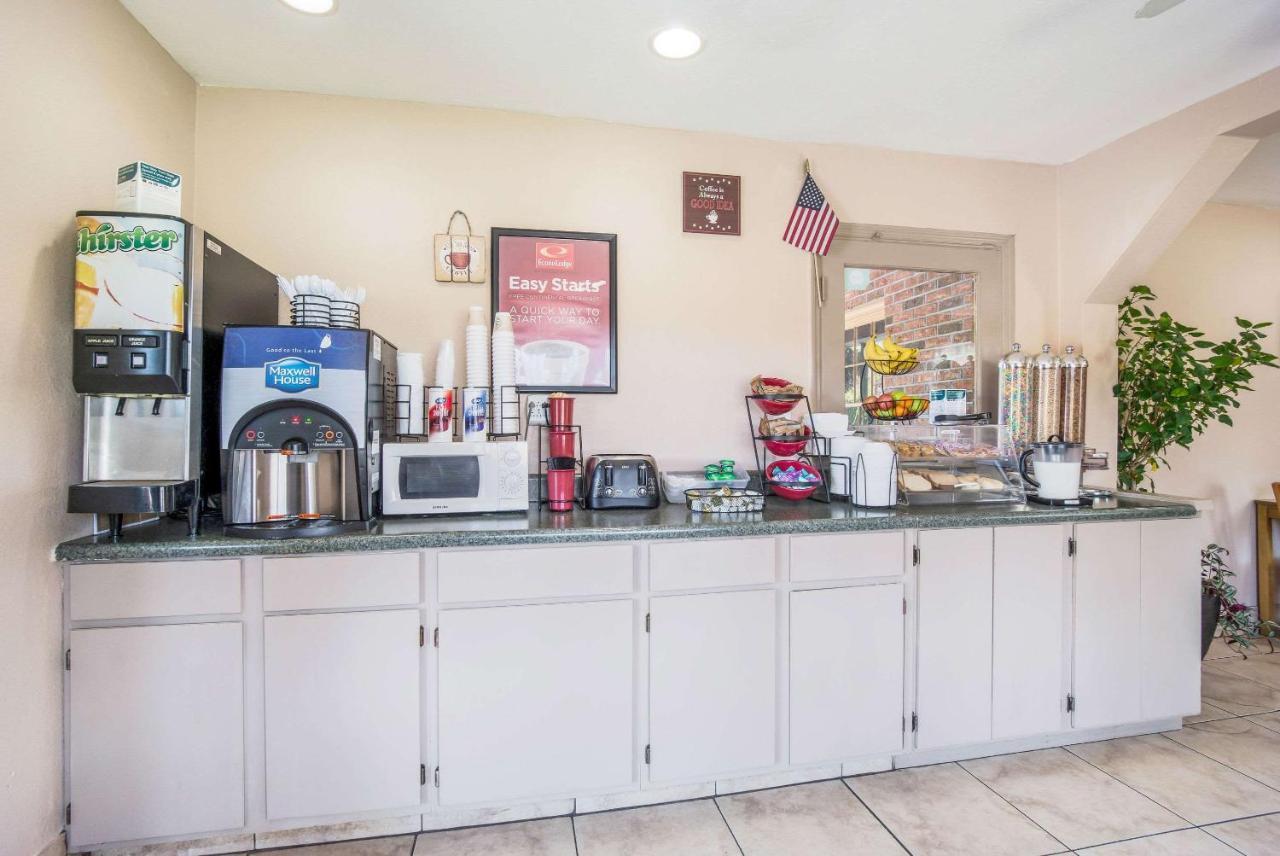 Econo Lodge Walterboro Zewnętrze zdjęcie